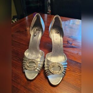 Elegant Silver Women's Open-Toe Heels From Browns. Size 6.5‎